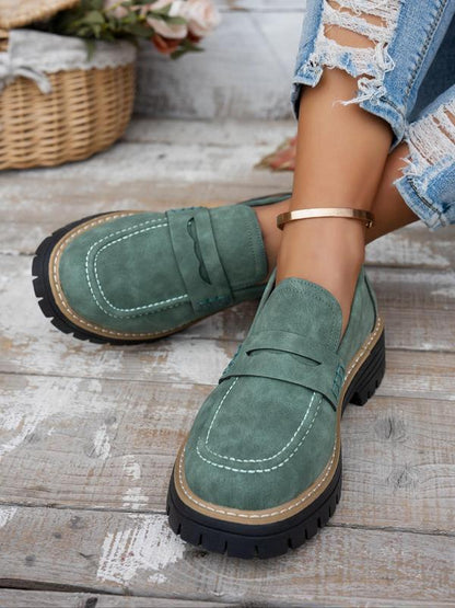 Sieviešu biezas zoles mokasīni